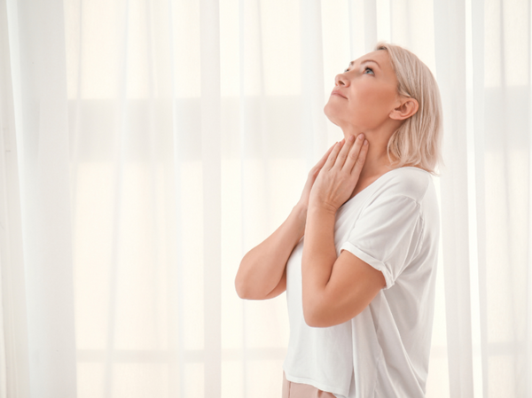 Symptoms of Hyperthyroidism & How to Rebalance Your Thyroid